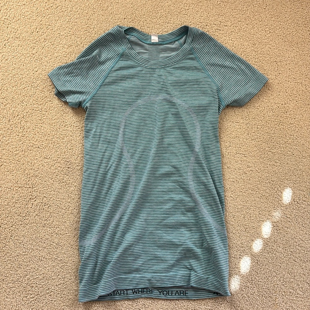 Lululemon swiftly tech short sleeve